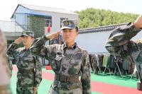 15岁女孩叛逆厌学离家出走经过改变顺利回到学校学习